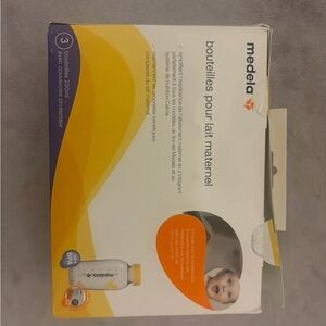 Medela Yellow and White Breast Milk Storage Bottles - 3 Pack